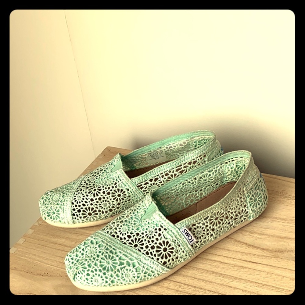 Toms mint green floral lace